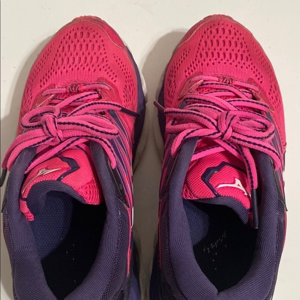 Mizuno Women's Pink and Purple Running Shoes Size 7.5 - Picture 3 of 11